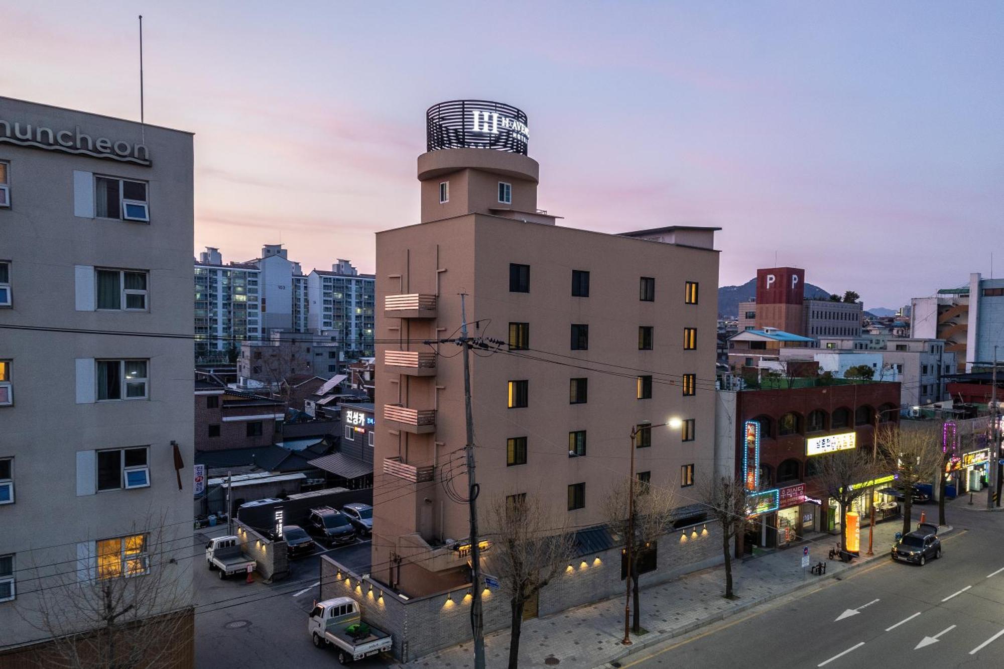 Hotel H Avenue Chuncheon Extérieur photo