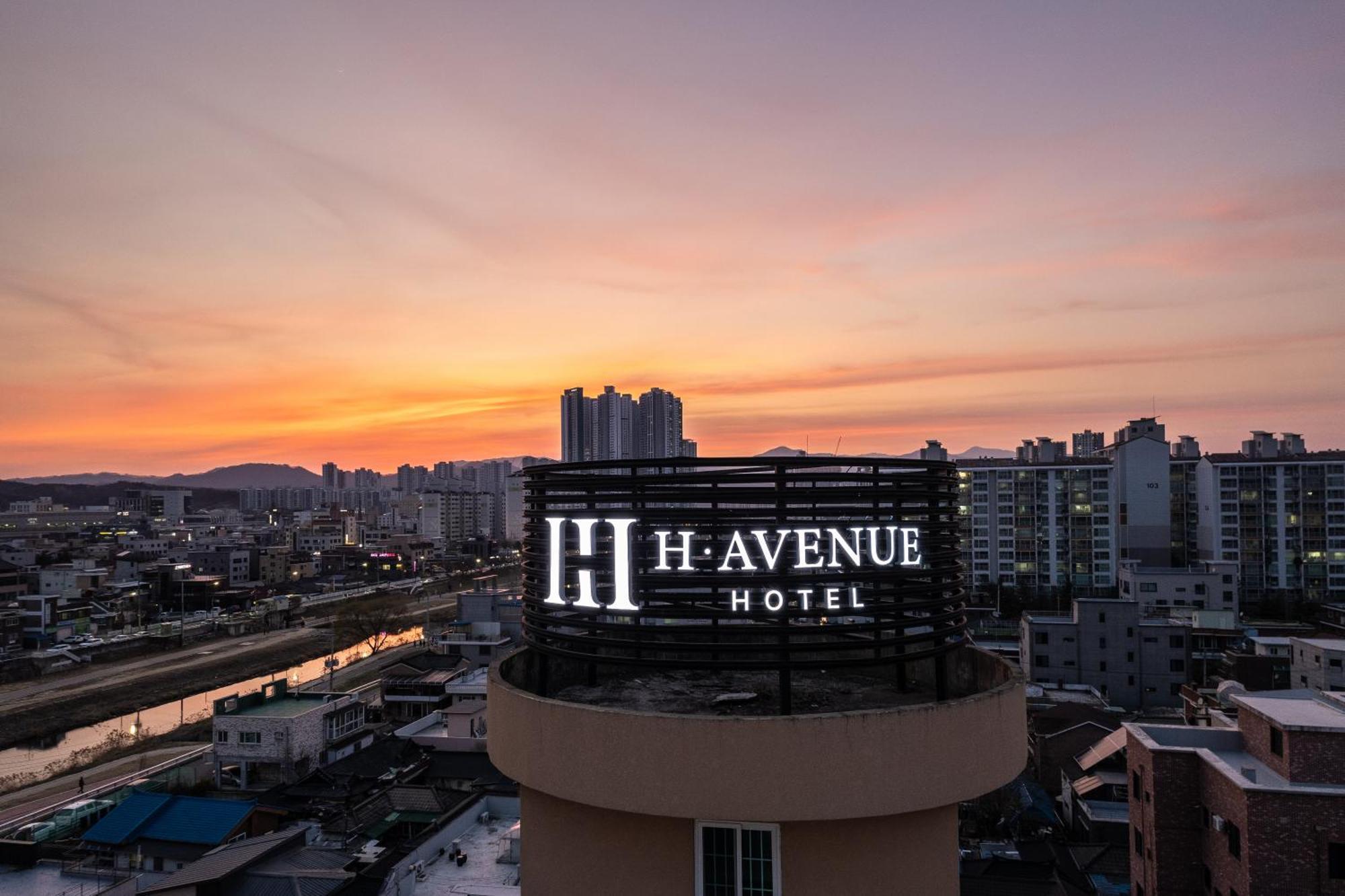 Hotel H Avenue Chuncheon Extérieur photo