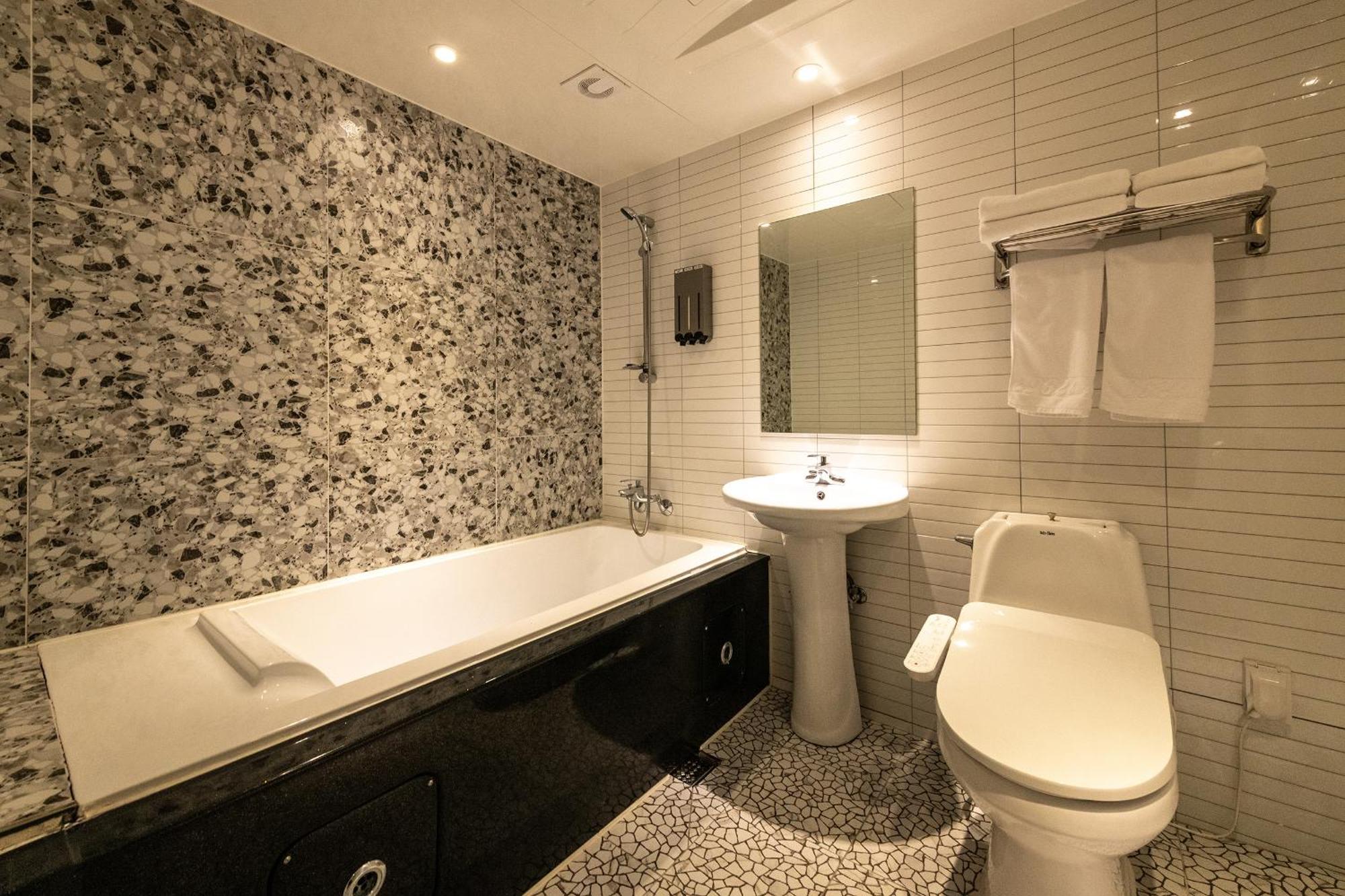 Hotel H Avenue Chuncheon Extérieur photo