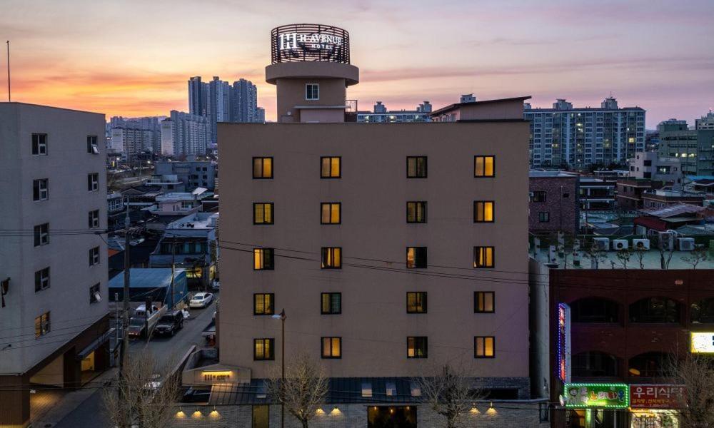 Hotel H Avenue Chuncheon Extérieur photo